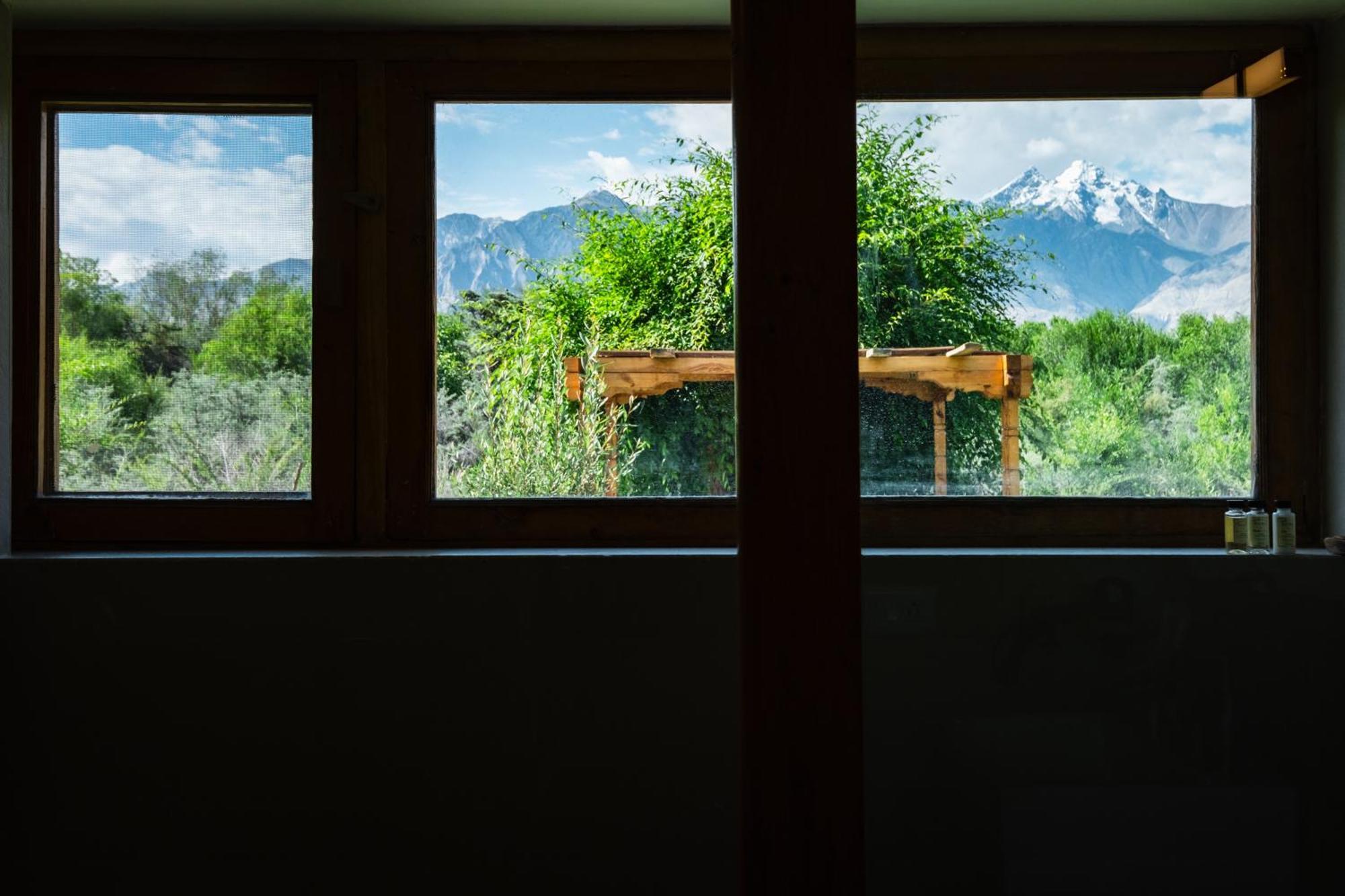 Отель Lchang Nang Retreat-The House Of Trees-Nubra Valley Sumur Экстерьер фото